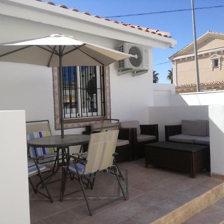 2 Bedroom Newly Renovated Bungalow Close To Bars & Restaurants 洛斯阿尔卡萨雷斯 外观 照片
