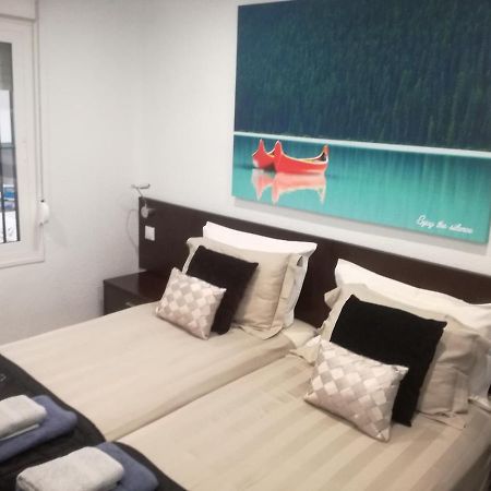 2 Bedroom Newly Renovated Bungalow Close To Bars & Restaurants 洛斯阿尔卡萨雷斯 外观 照片