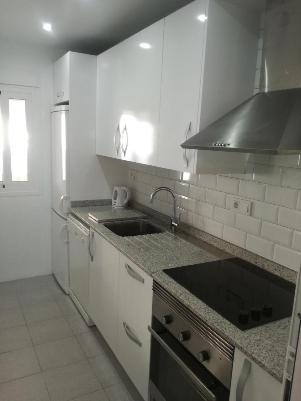 2 Bedroom Newly Renovated Bungalow Close To Bars & Restaurants 洛斯阿尔卡萨雷斯 外观 照片