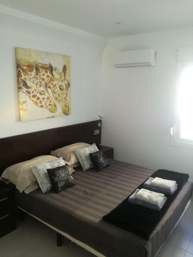 2 Bedroom Newly Renovated Bungalow Close To Bars & Restaurants 洛斯阿尔卡萨雷斯 外观 照片